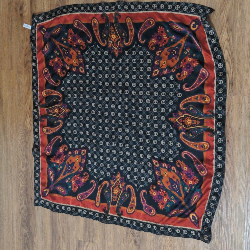 Giani Bernini Scarf